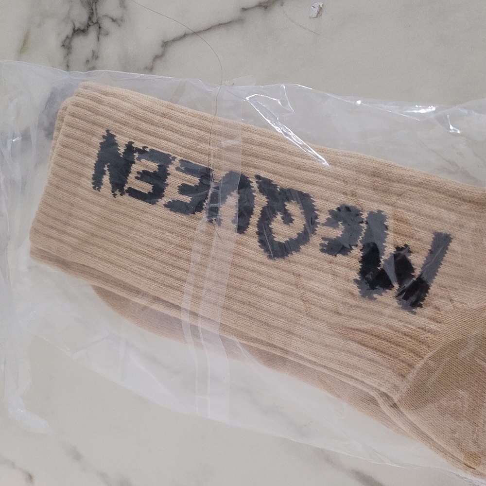 NEW Alexander McQueen Logo Socks Graffiti in Beige Tan - Picture 2 of 5